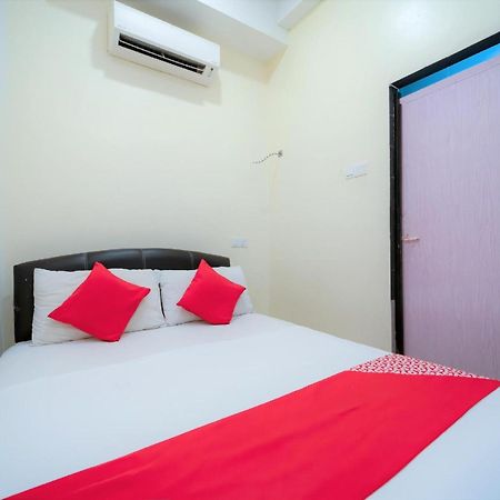 Super Oyo 89807 My Budget Home Batu Feringgi Buitenkant foto