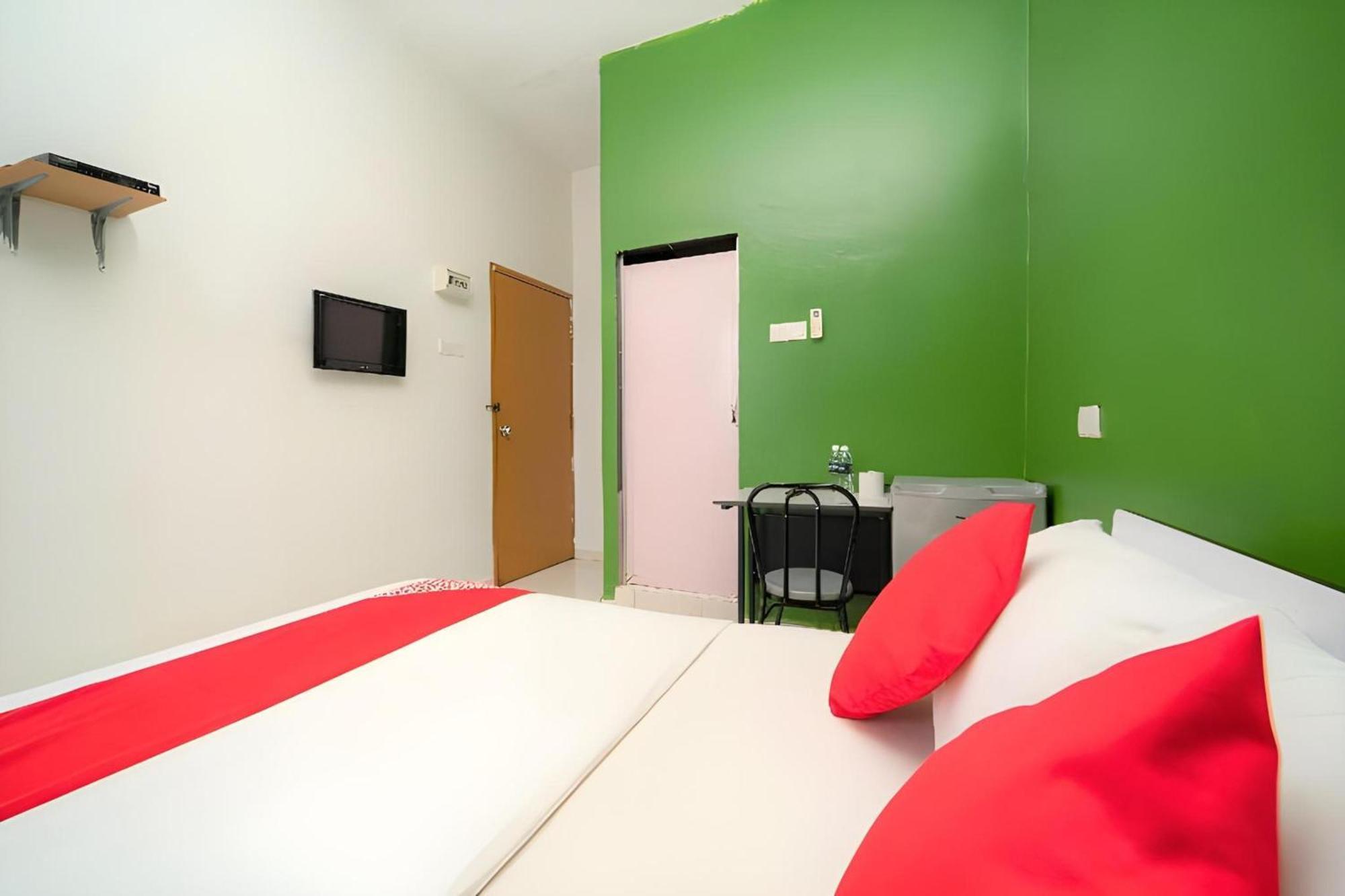 Super Oyo 89807 My Budget Home Batu Feringgi Buitenkant foto