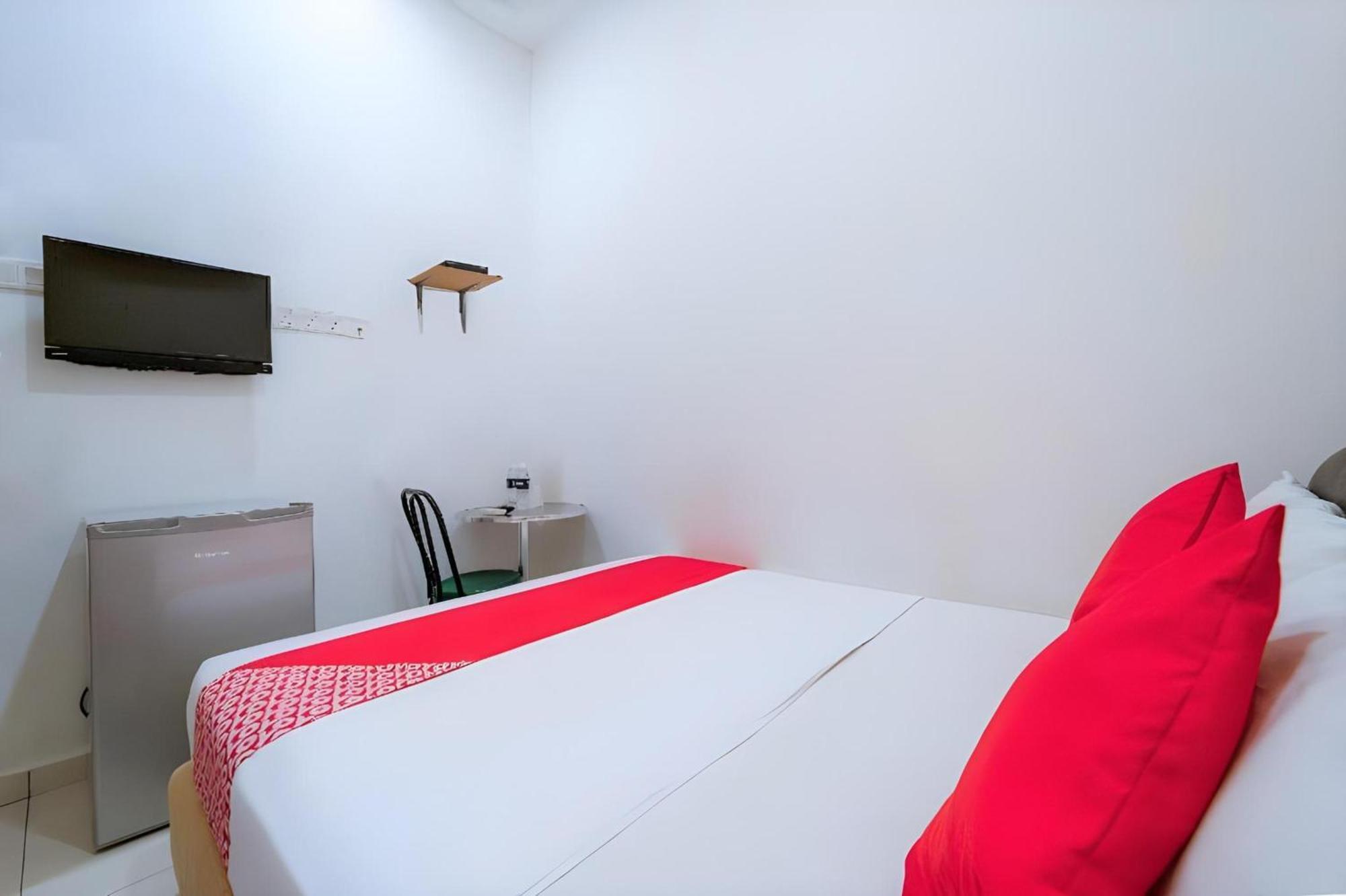 Super Oyo 89807 My Budget Home Batu Feringgi Buitenkant foto