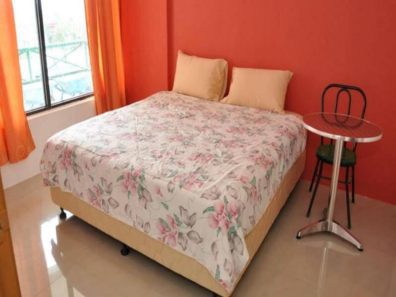 Super Oyo 89807 My Budget Home Batu Feringgi Buitenkant foto